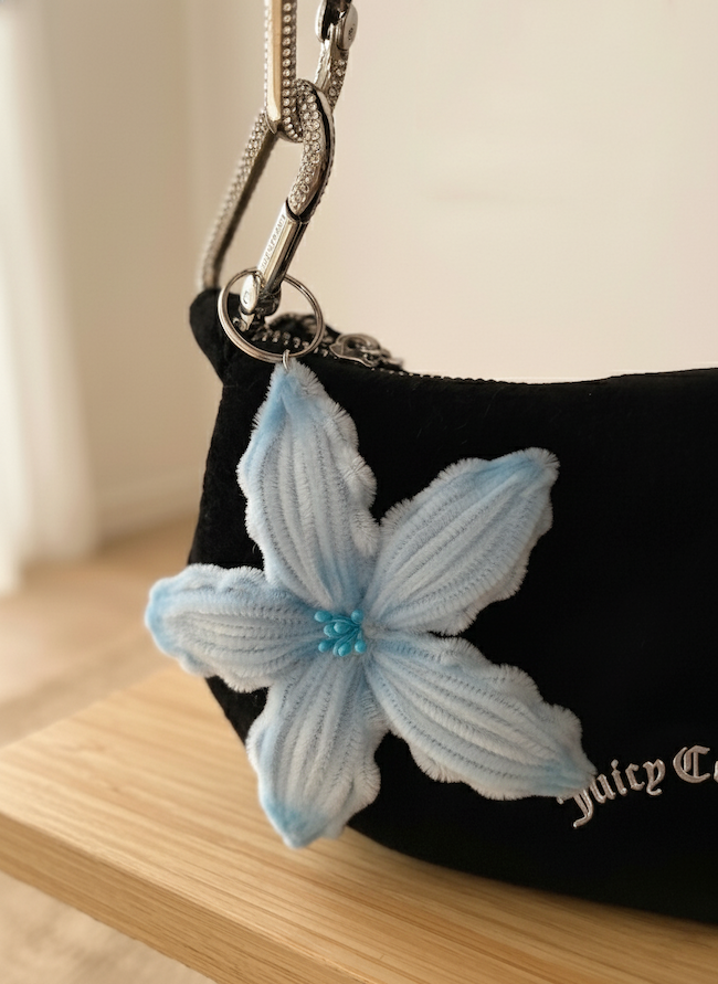 Голубая Лилия